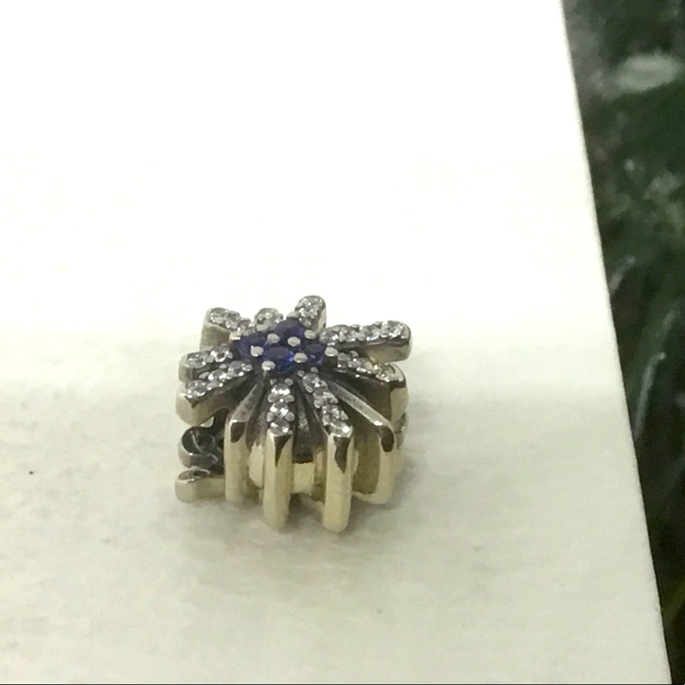 Pandora Ice Blue Crystal Snowflake w Blue Stone Charm